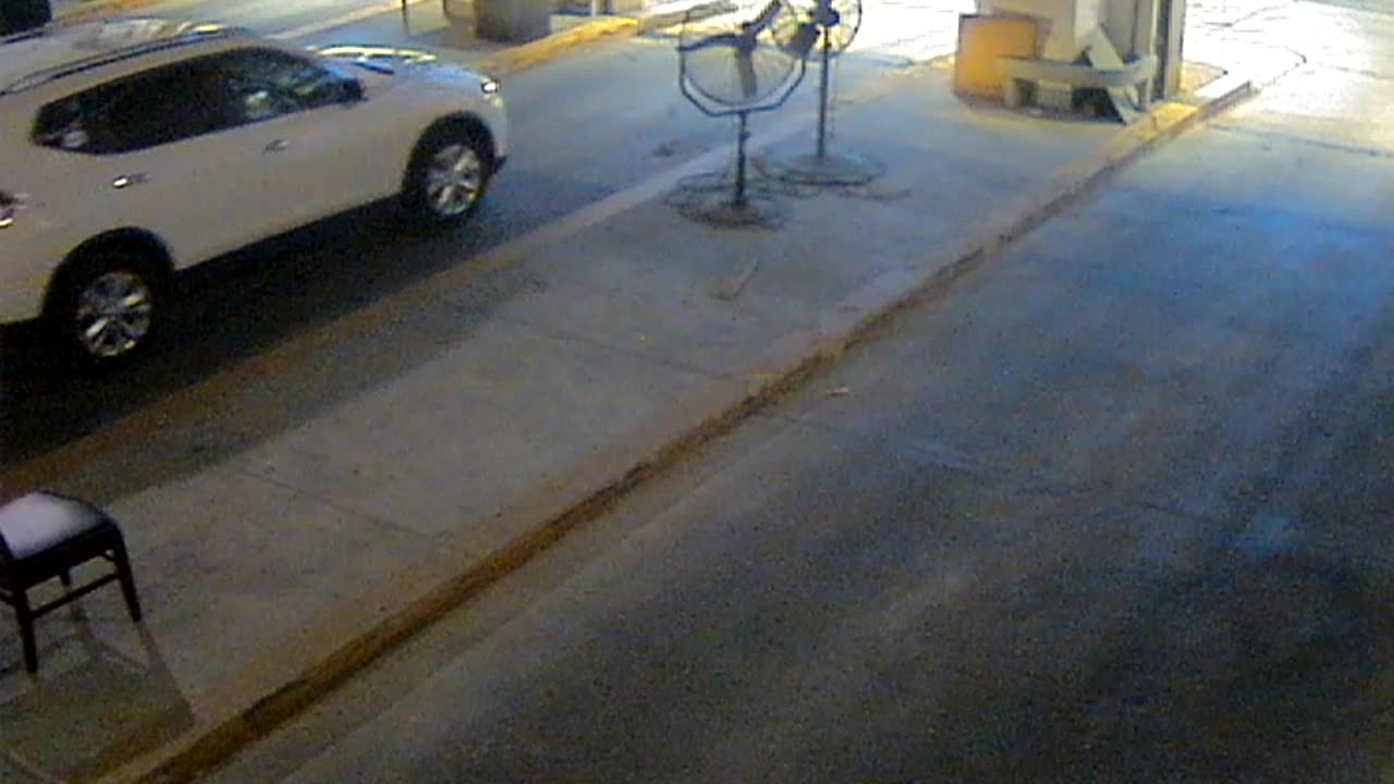3138RHOBG3CStGarageLeftDoor_2021-01-06_07h07min23s907ms.mp4