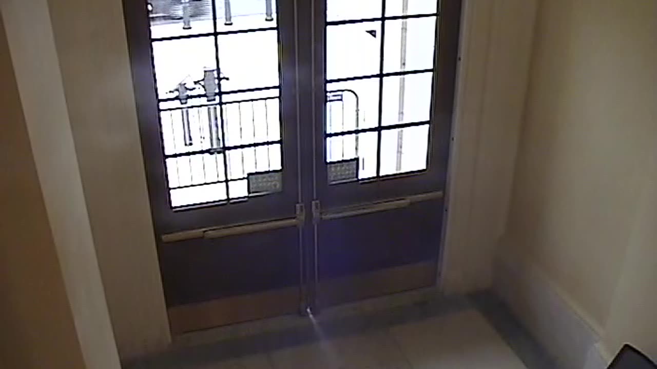 3443CHOB02CH12NRotundaExit_2021-01-06_12h40min01s113ms.mp4