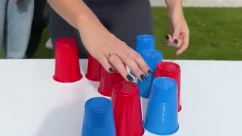 wait the blue cup is romoving