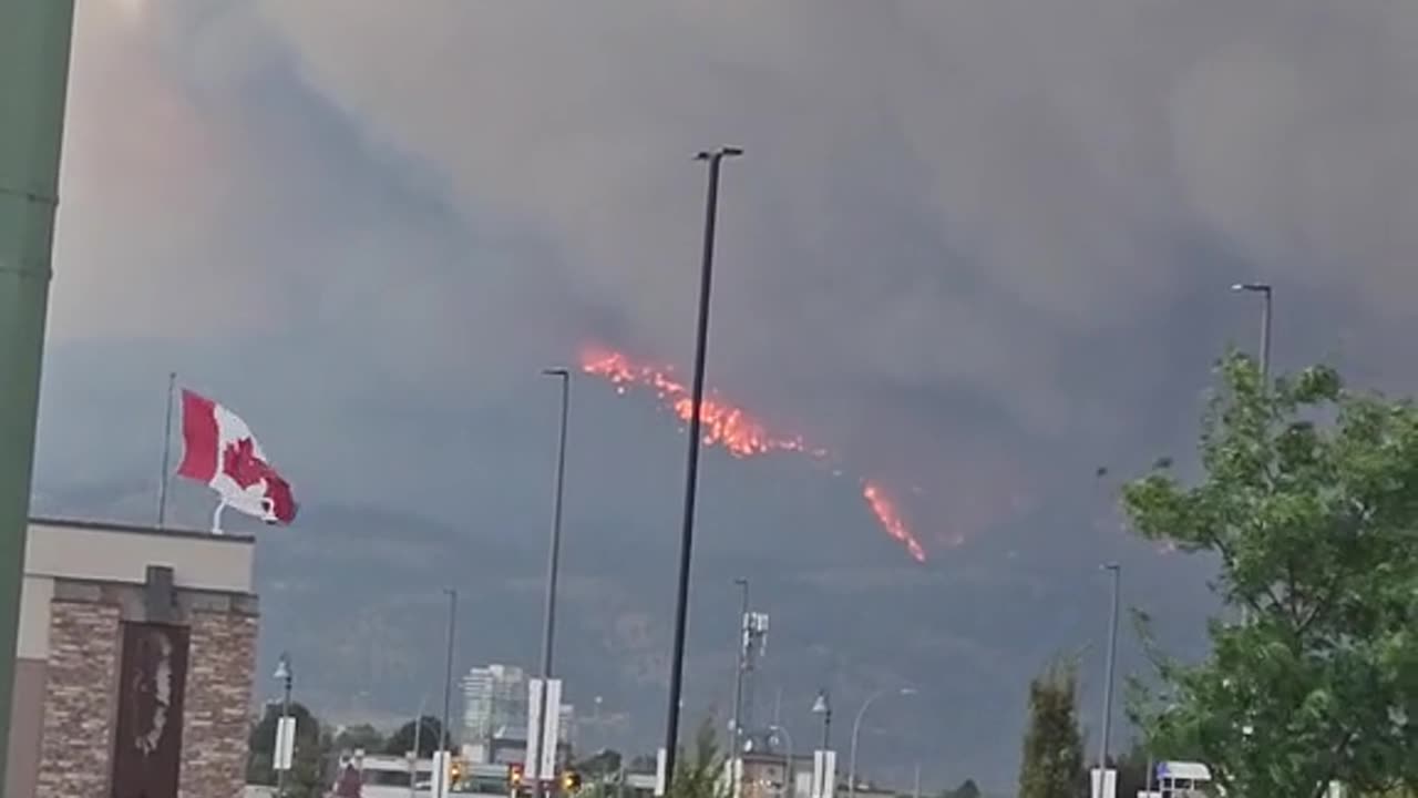 Wildfires rage in Canada as thousands of people evacuate cities