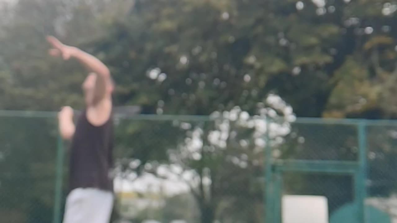 Super slow motion serves.