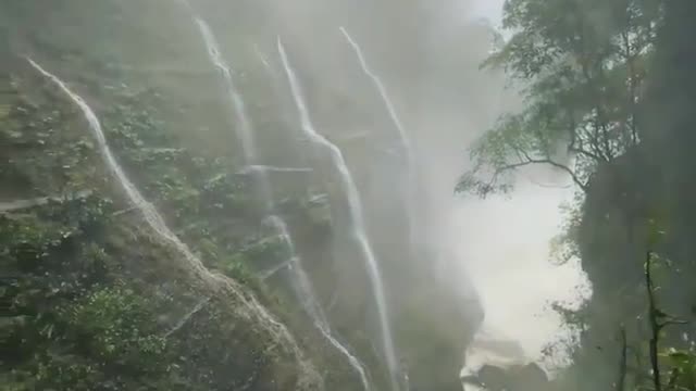Beautiful and amazing Meghalaya waterfall #shorts #trending #youtubeshorts #short #waterfall
