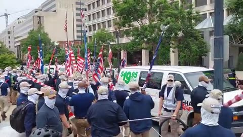 🚨#UPDATE: Now putting their shields and flags into white U-Haul vans after...