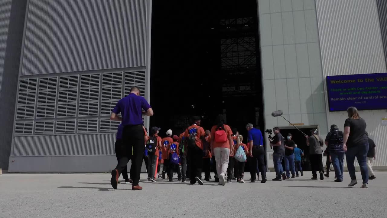 NASA Leaders Surprise Students With First Look at Artemis Rocket and Orion Spacecraft