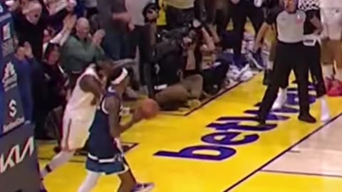 "Draymond Dominates the Court with a Dagger Dunk and Epic Celebration! 🙌🔥 #AllHailDray" 