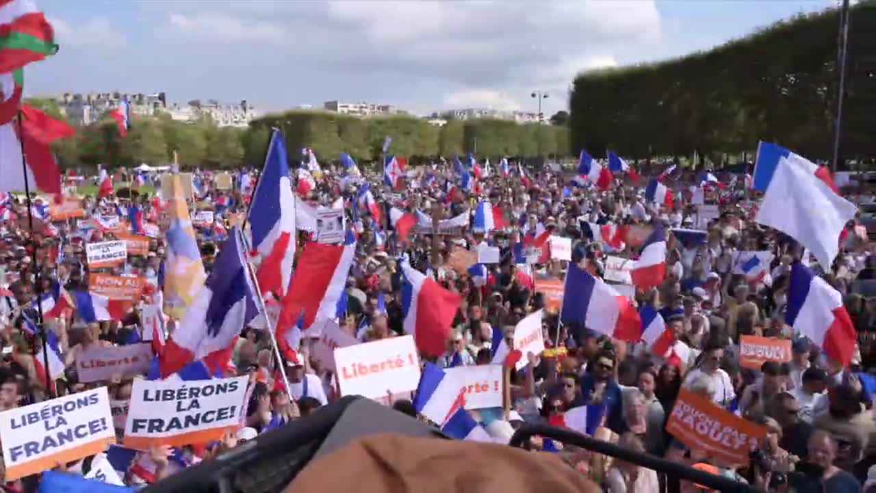 "FIVE FREEDOMS": Protests in Paris- Vaccine Passports