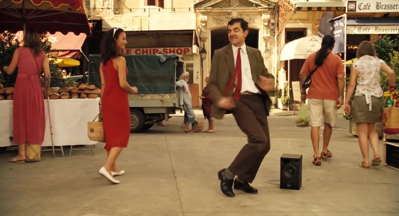Incredible Street Performers! - Mr Bean's Holiday - Mr BeAN