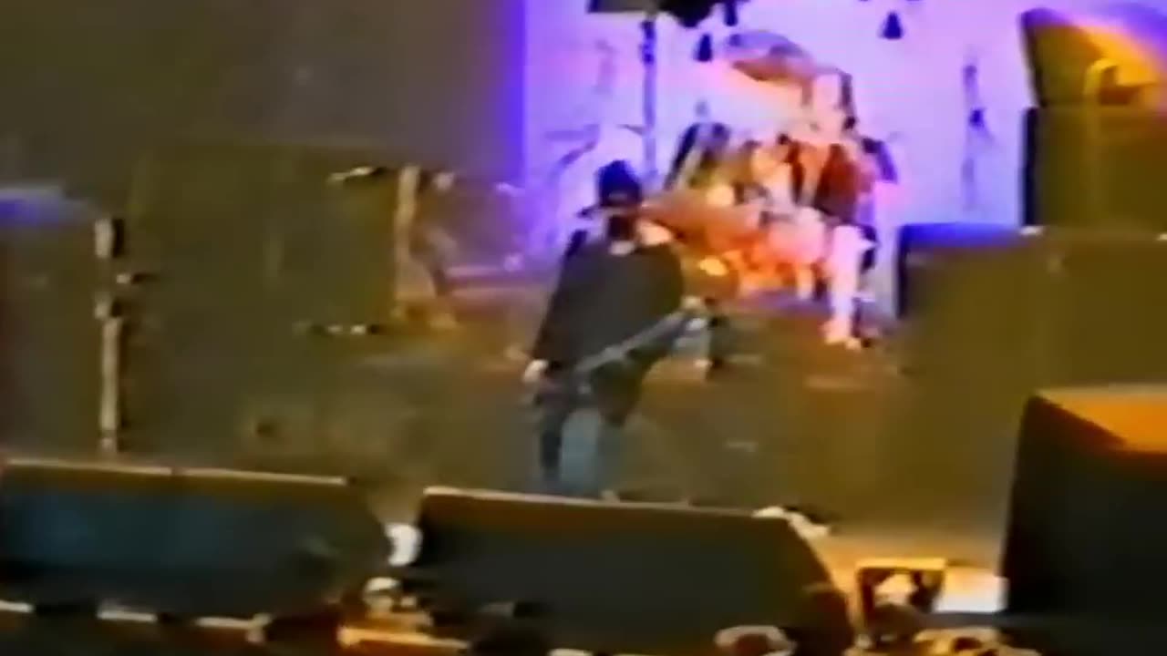 Nirvana - 1994-02-25 - Milan, Italy - [New Multicam_Full Show_HQ-Audio_50fps] - Palatrussardi