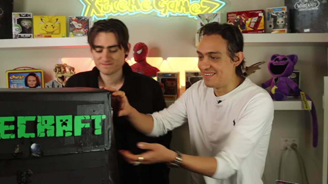 OPENING THE OFFICIAL MINECRAFT MOVIE MYSTERY BOX!!!