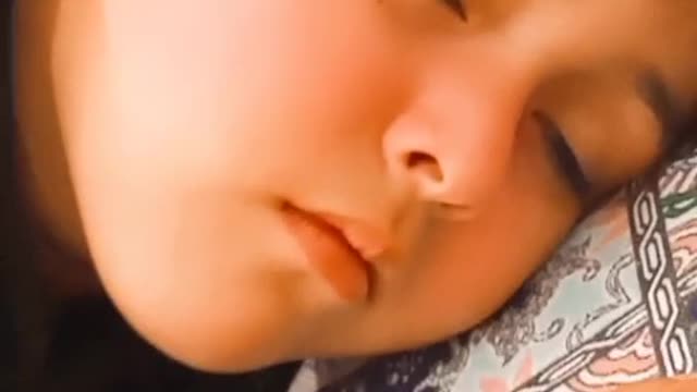 Adorable sleeping baby will leave you awe ❣️