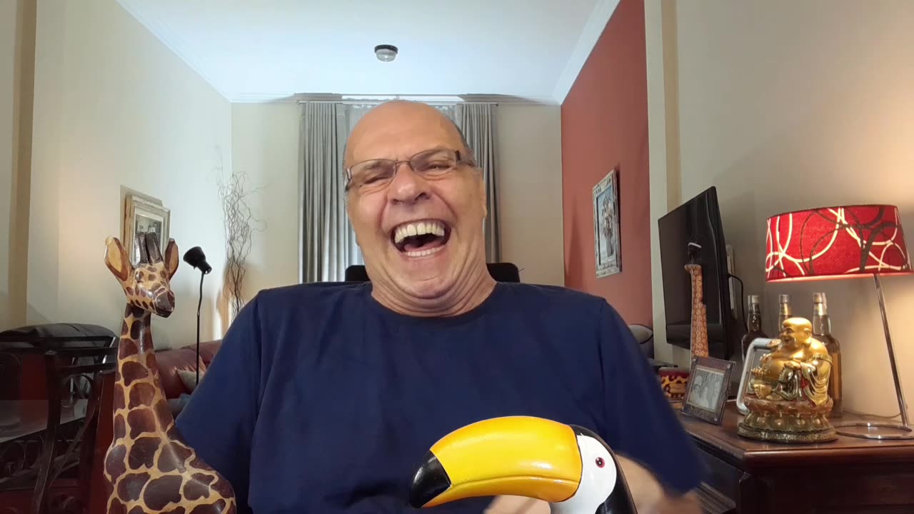Até a pira olímpica é trans. Parece mas não é.
