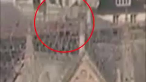 Notre Dame Possible Person(s) On Roof April 15th 2019 1705