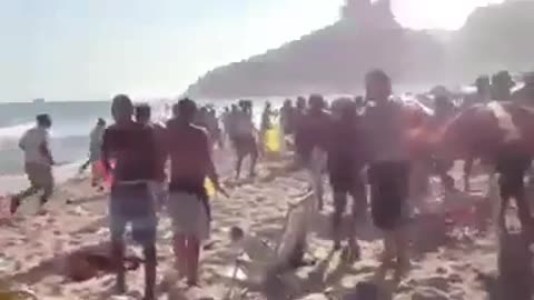 Rio de Janeiro, poliziotti in fuga in tre minuti ...