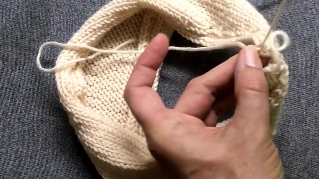 Mattress Stitch to Connect Cast On & Bind Off Edges