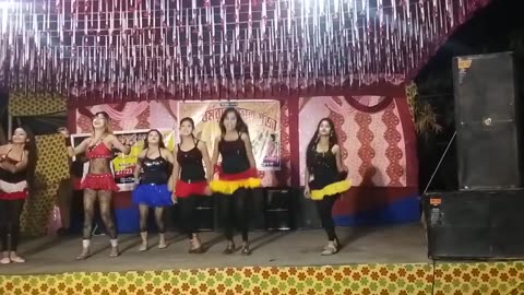 Young- Girls- Group- Dance- Masti