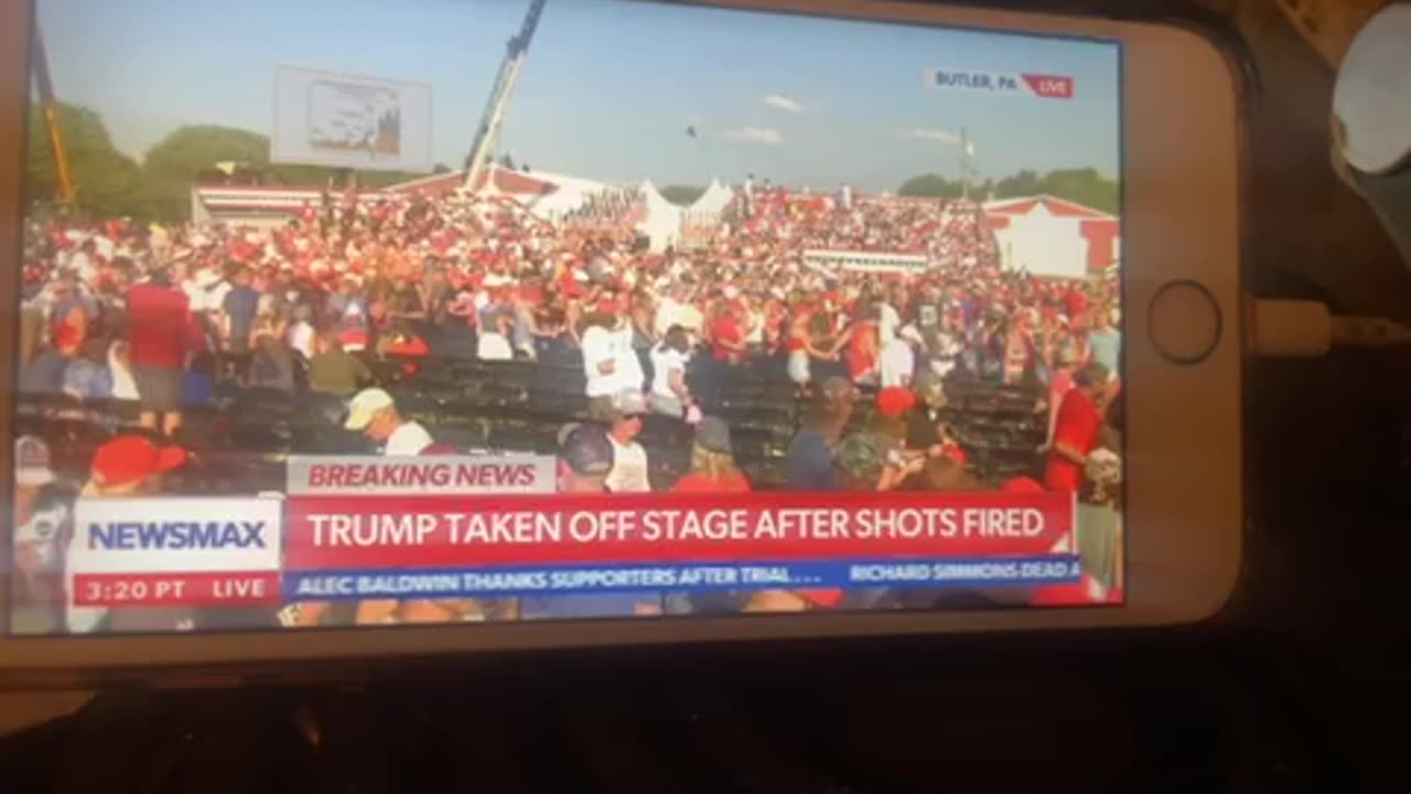 Donald Trump shot in ear live tv Butler Pennsylvania Saturday 6:00 PM