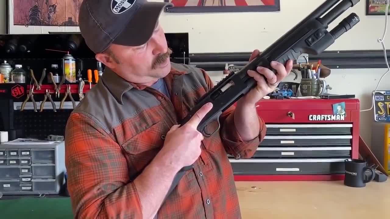 loading and unloading Maverick 88 shotgun 12 gauge