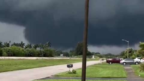 another tornado spotted near clewison, florida which is less than an hour from palm beach...