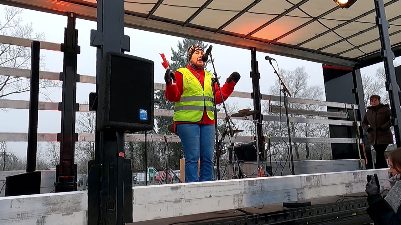 Helga bei - Göppingen rollt - am 13.01.2024 - Wir müssen wieder näher zusammenrücken!