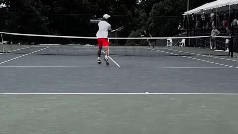 play tennis