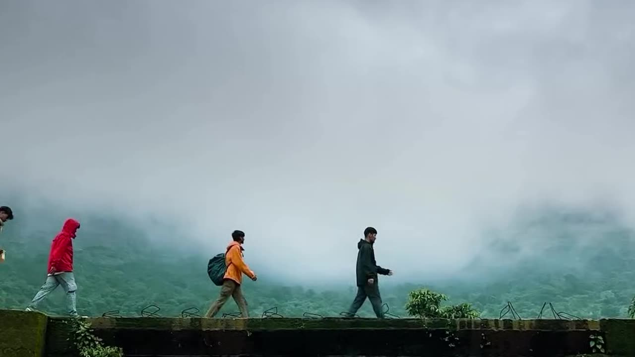 Men with necrol vadiya