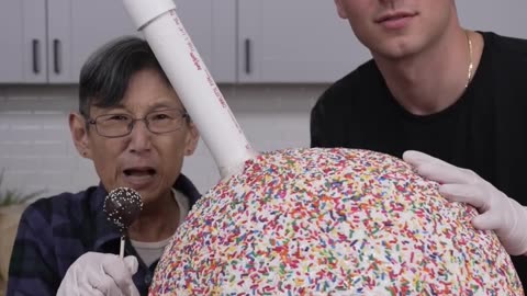 World's largest cake pop