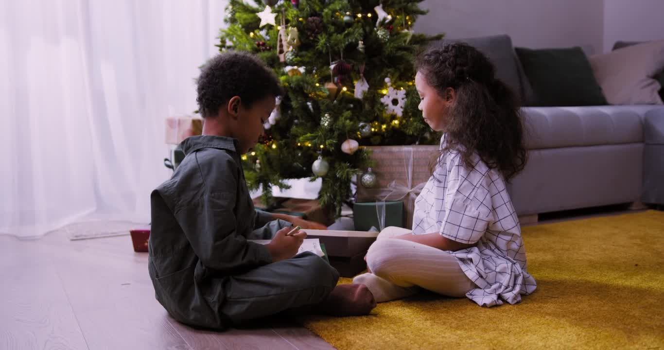 Kids Making Card Christmas tree