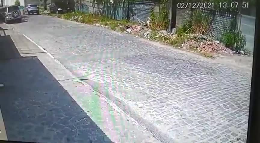 JOVEM É ASSALTADA ENQUANTO CAMINHAVA POR CASAL EM MOTOCICLISTA EM JOÃO PESSOA
