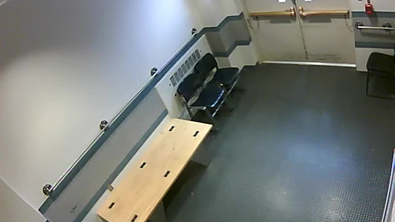 1657HQOB02PrisonerProcessingLobby_2021-01-06_08h40min00s473ms.mp4