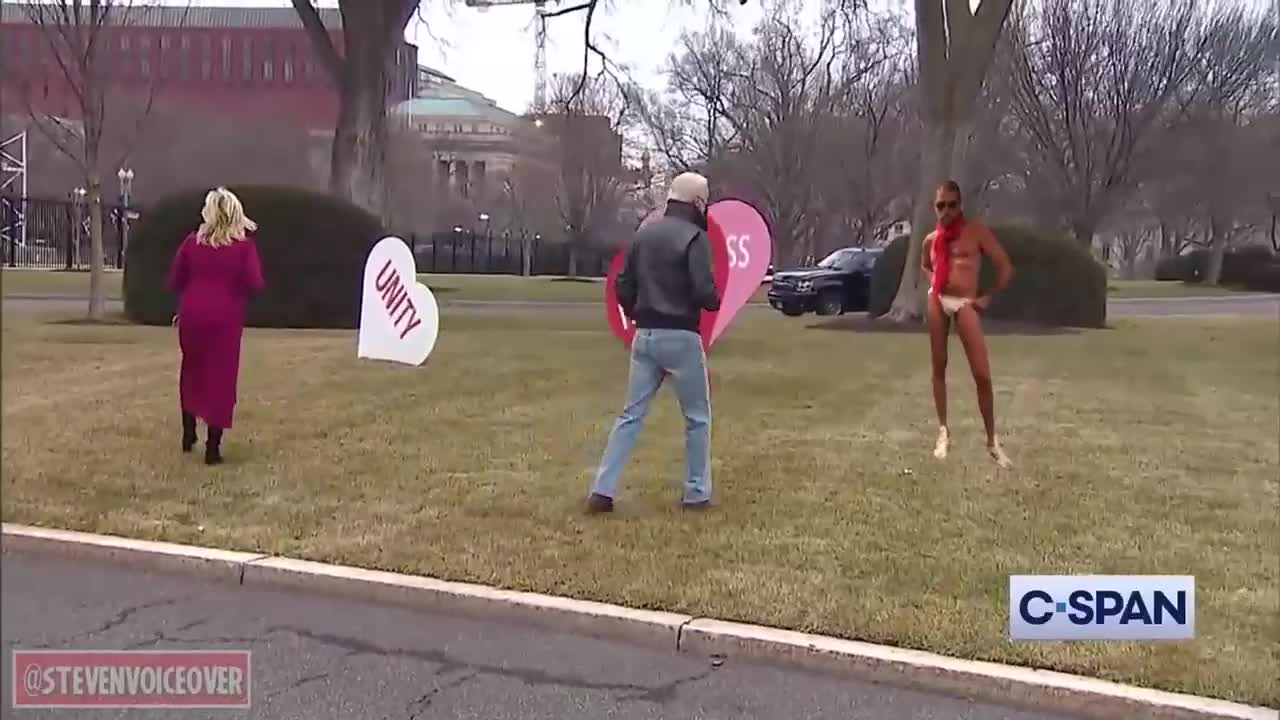 🤣🤣🤣 hunter put your pants on