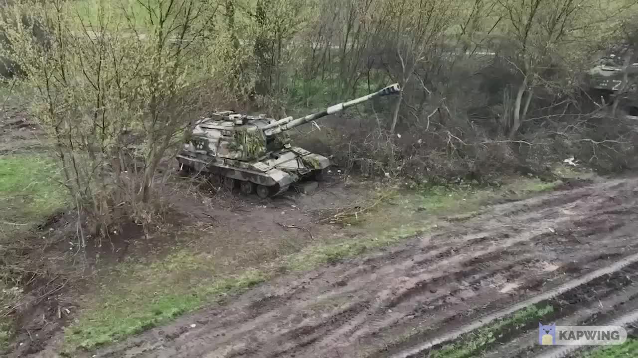Russian crews of 152-mm self-propelled howitzers "Msta-S" fire up on Ukranian targets
