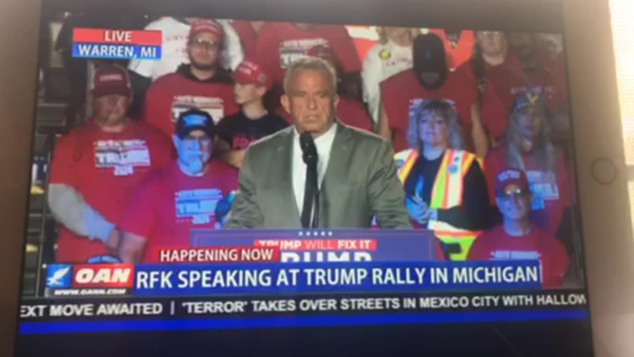 🦅 OAN Warren Michigan Robert F Kennedy rally for president Donald j trump Friday 04:46 pm