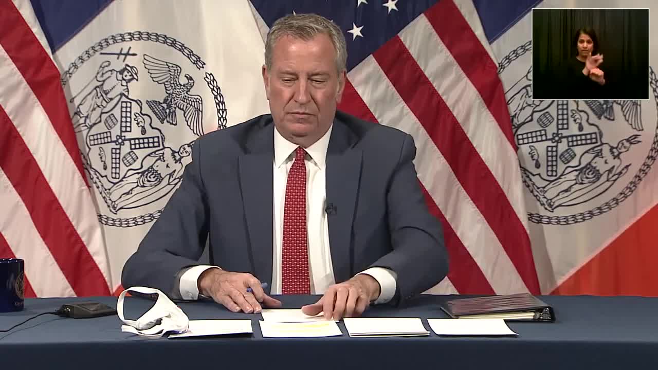 Mayor Bill de Blasio Holds Press Briefing As Omicron Cases Soar In His City