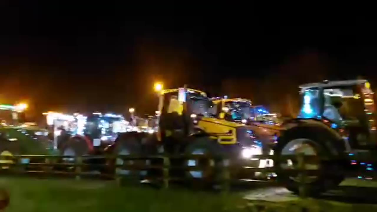 Prawie 200 traktorów wzięło udział w tegorocznej charytatywnej świątecznej zbiórce