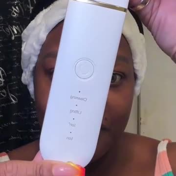 Ultrasonic Skin Scrubber Facial Cleaner Ion Acne Blackhead Remover Peeling