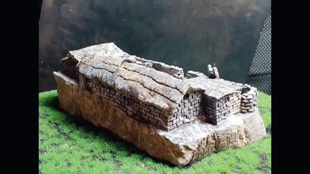 The quadrangle of the landlord's house is carved by hand;