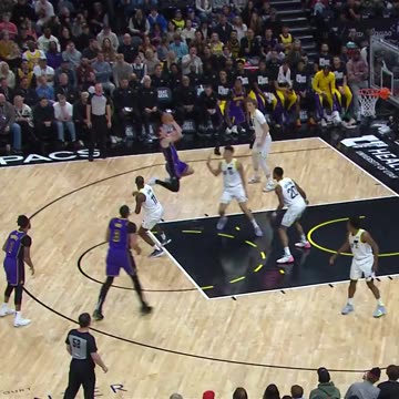 NBA - Austin Reeves shows off the handle for an and-1 💯 Lakers-Jazz
