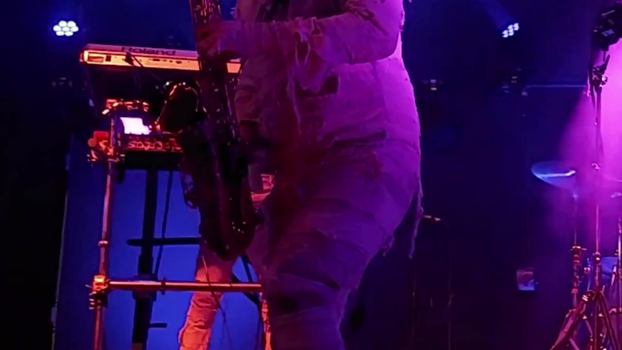 Highlander (Here Come The Mummies) - LIVE @ Avondale (Short 5)