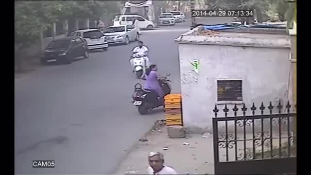 Top Chain Snatching Case In India Caught In CCTV