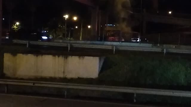 incendio no onibus na rodovia rapozo tavares em sorocaba sp brasil