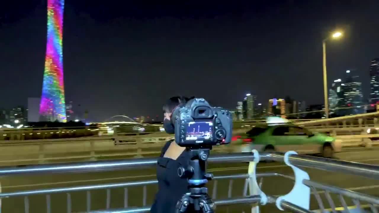 How did the Canton Tower in China turn off the lights?