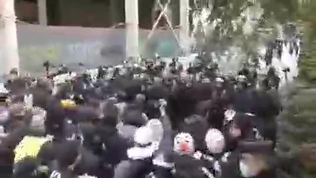 PROTESTERS IN PARIS PUSH BACK THE POLICE WITH EASE