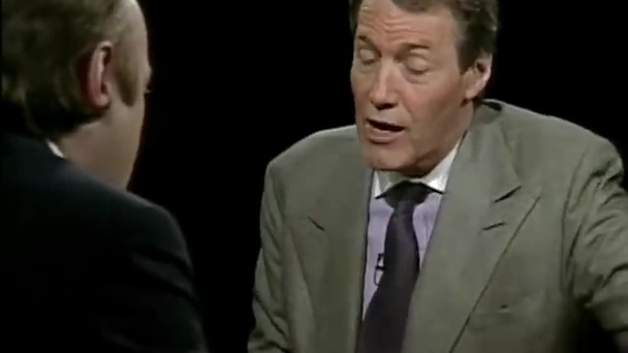 Christopher Hitchens interview on the Clintons (1999)