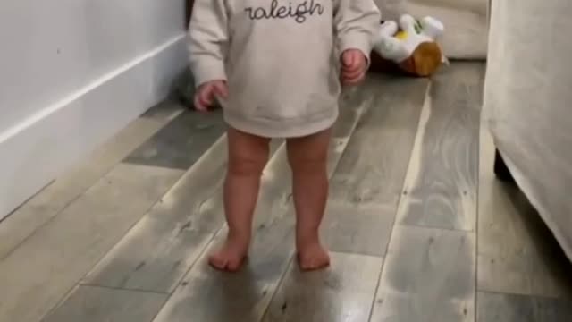 Baby playing hide and seek with dad..⛹️😘😘😂😂