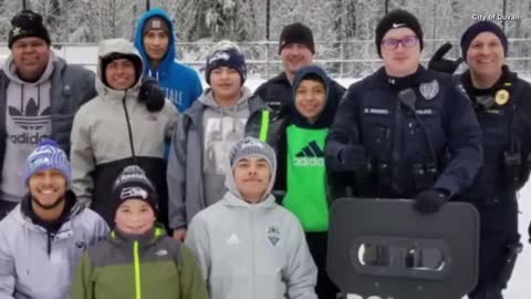 Cool Cops vs Kids. Snowball Fight 2021