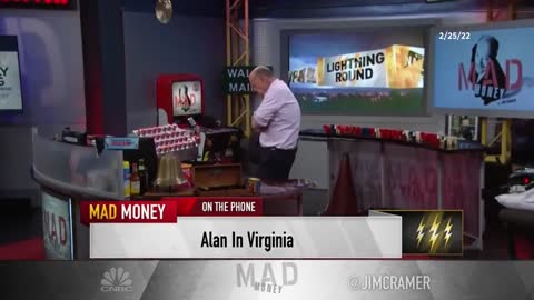 Cramer's lightning round_ Hertz is worth a buy