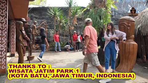 LIVING STATUE PRANK, HUMAN STATUE PRANK Funny Video