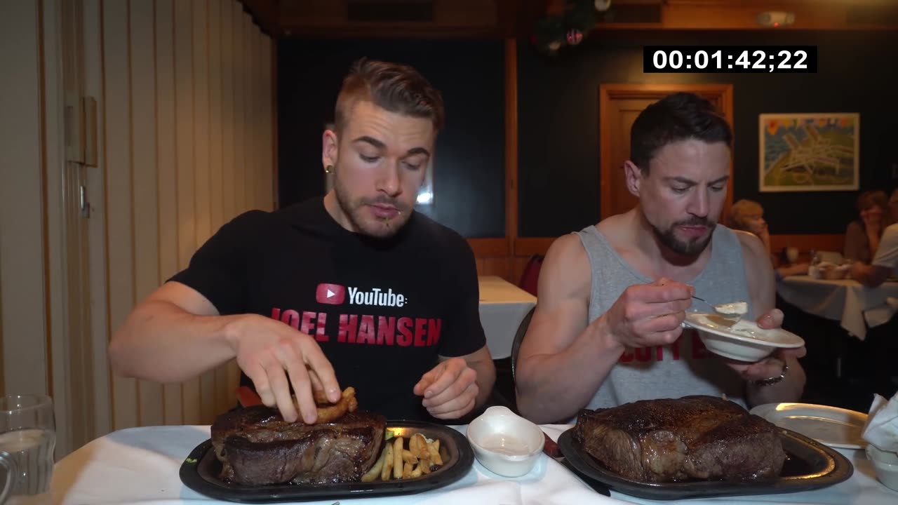 WORLD FAMOUS 72oz STEAK CHALLENGE | Man Vs Food Challenge At Salyer'sa In Portland Oregon!