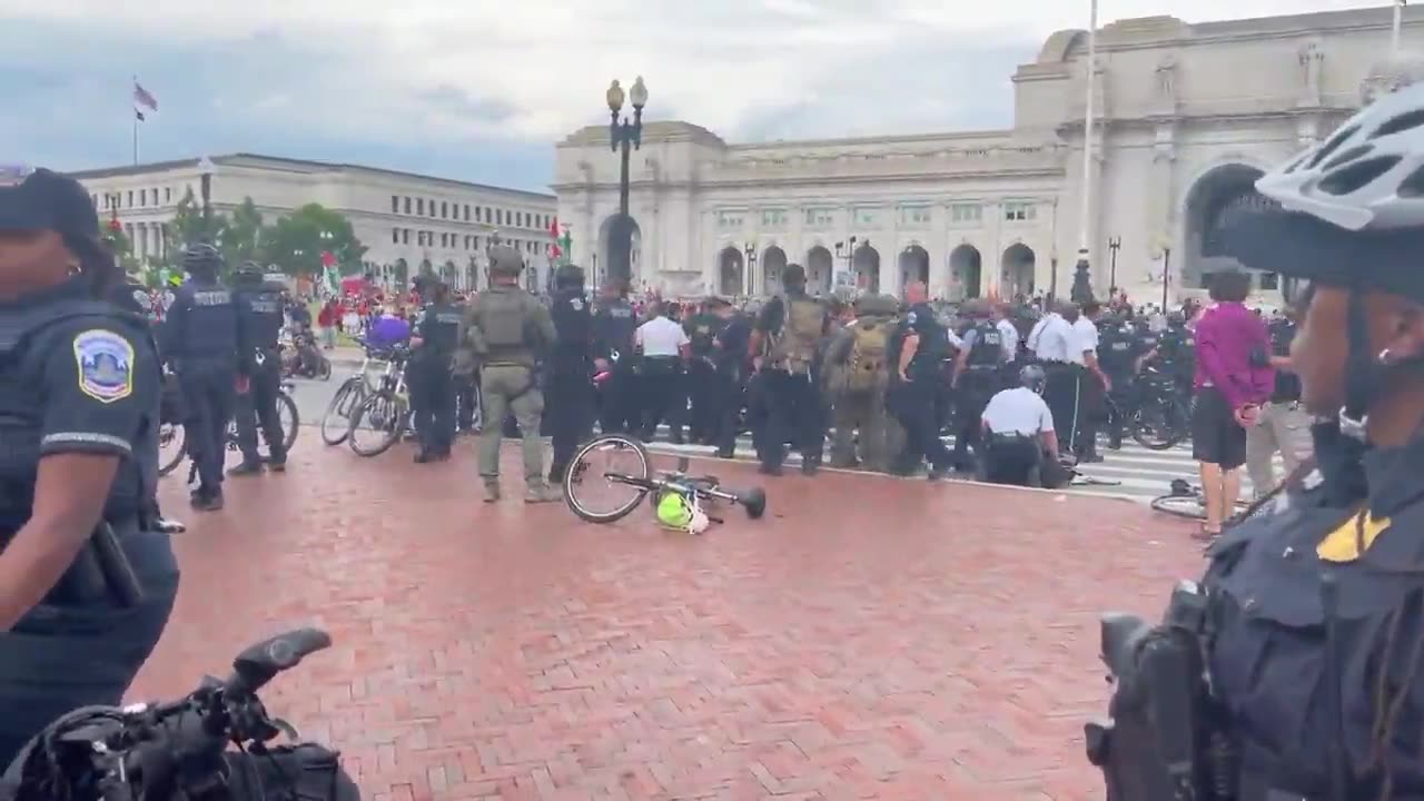Hamas Supporters outside of Union Station in Washington, D.C