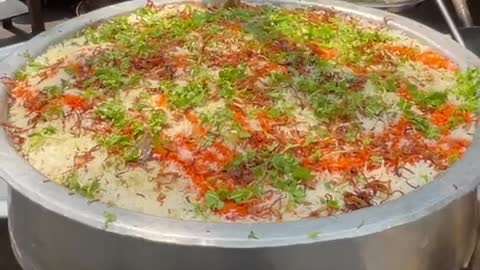 indian chicken biryani street food